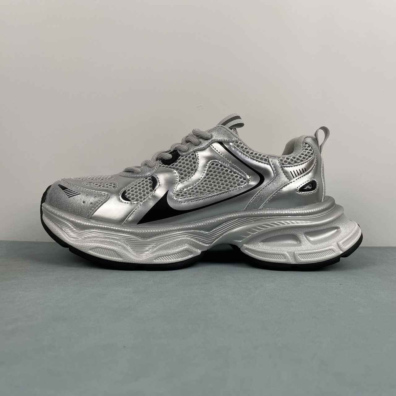 GG CC classic casual sneakers versatile dad shoes