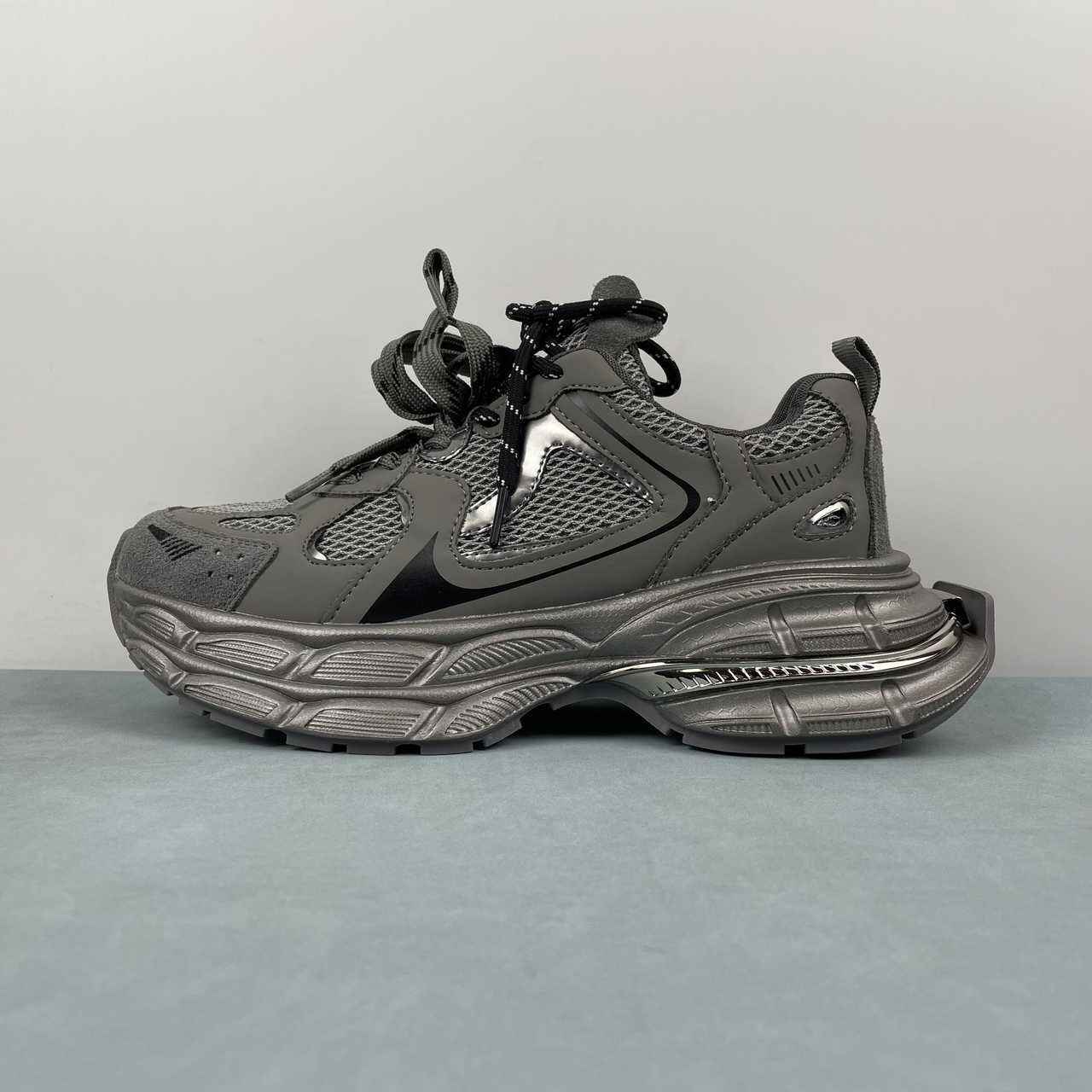 GG CC classic casual sneakers versatile dad shoes