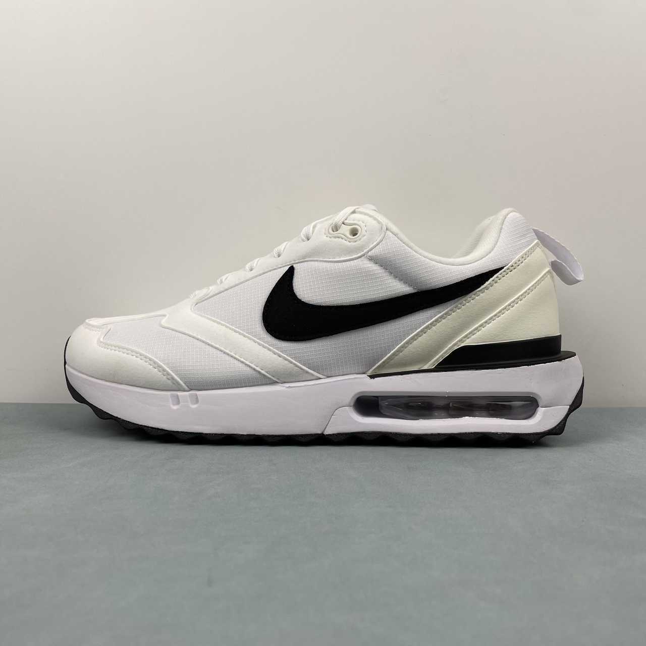 Nike Wmns Air Max Dawn Runing Shoes