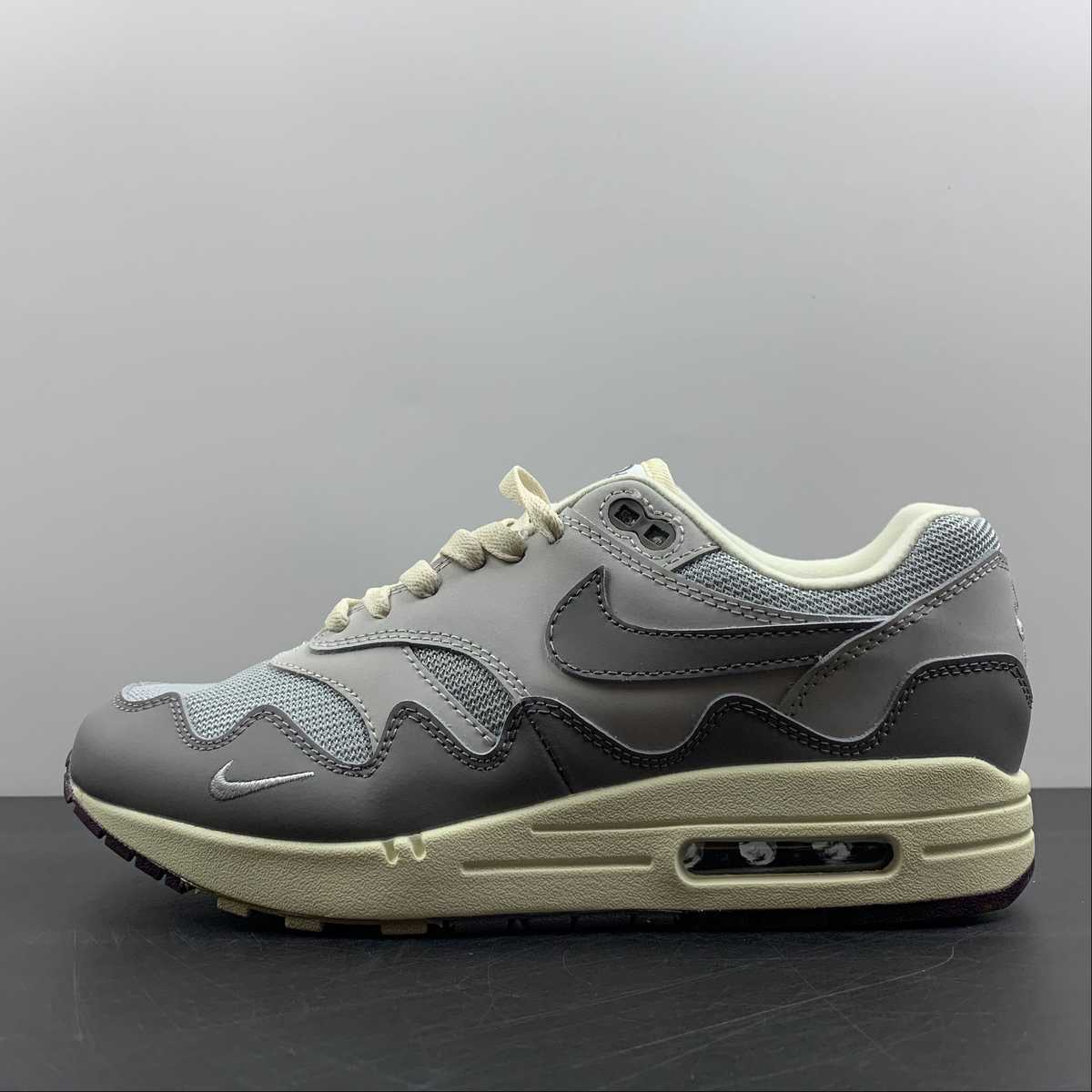 Nike Air Max1 Runing Shoes