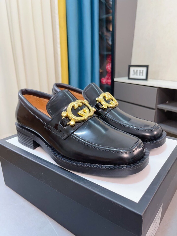 Gucci shoes
