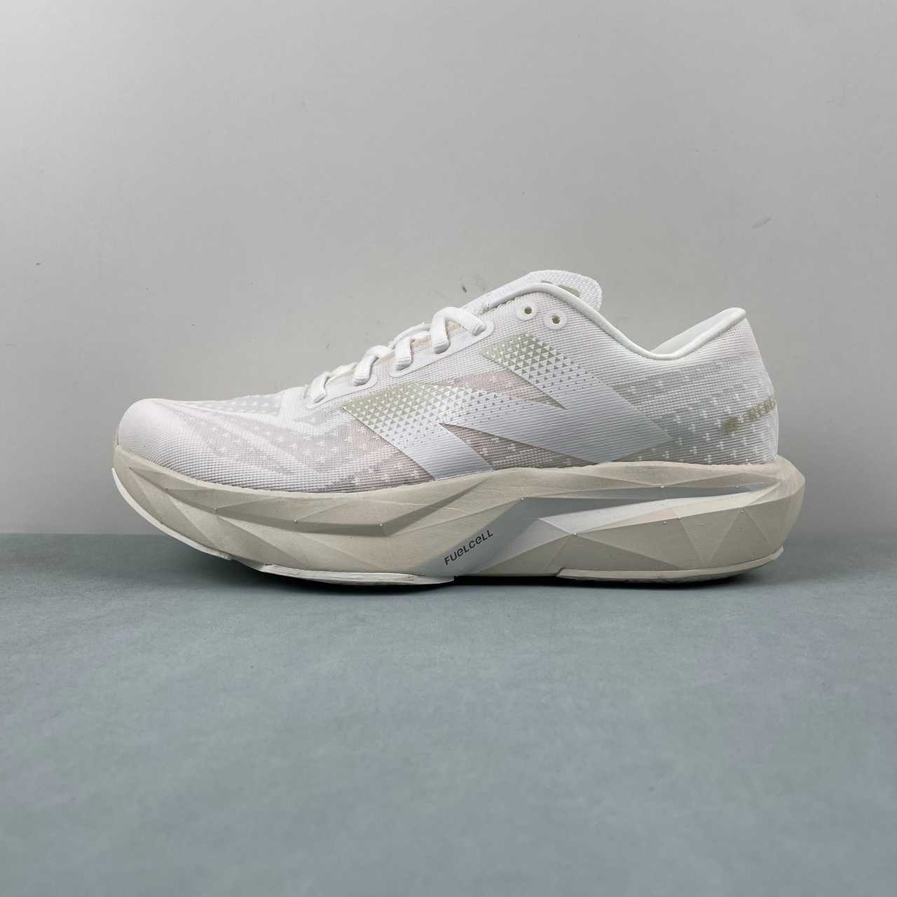 New Balance FuelCell Rebel V4 Runing Shoes