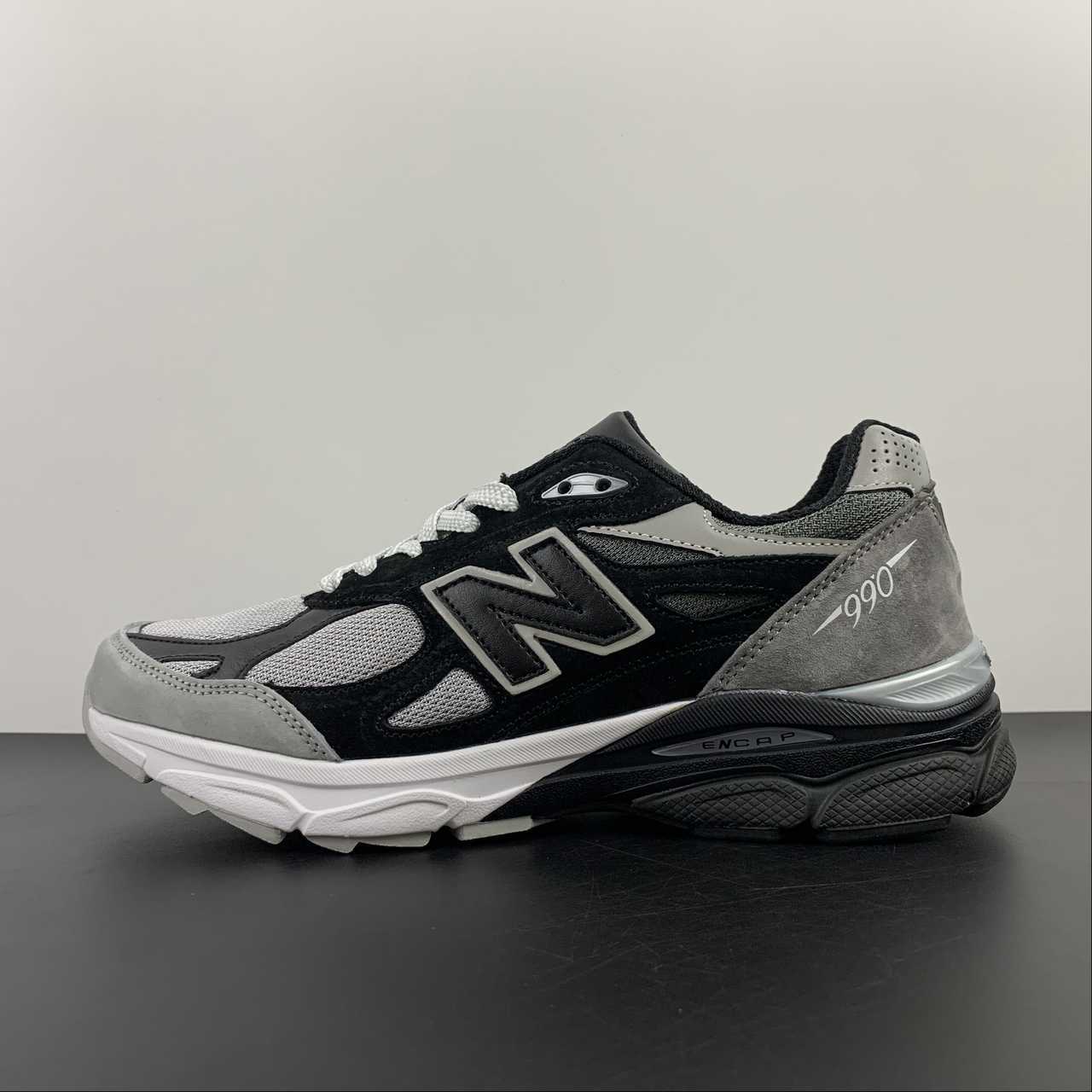 New Balance NB990 Runing Shoes