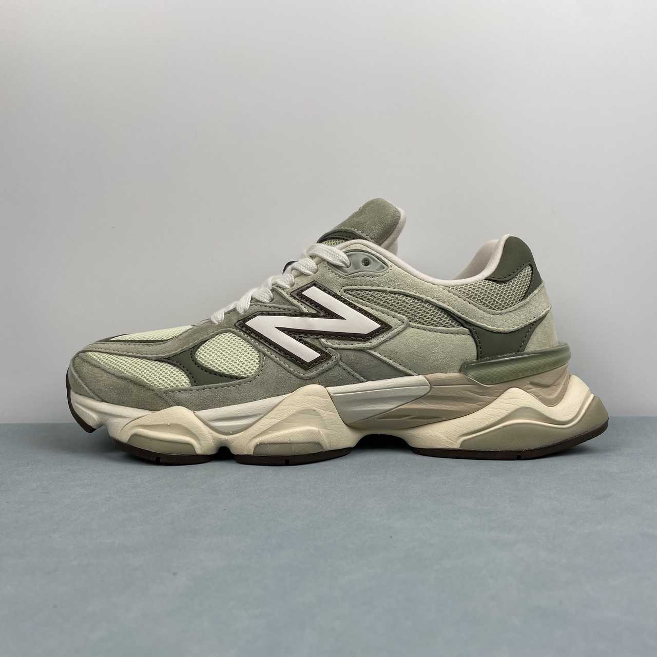 New Balance NB9060 Runing Shoes