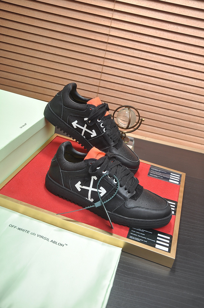 Off-white Men's sneakers