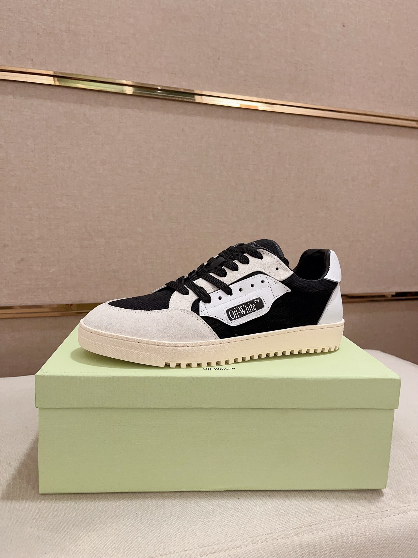 Off-white Men's sneakers
