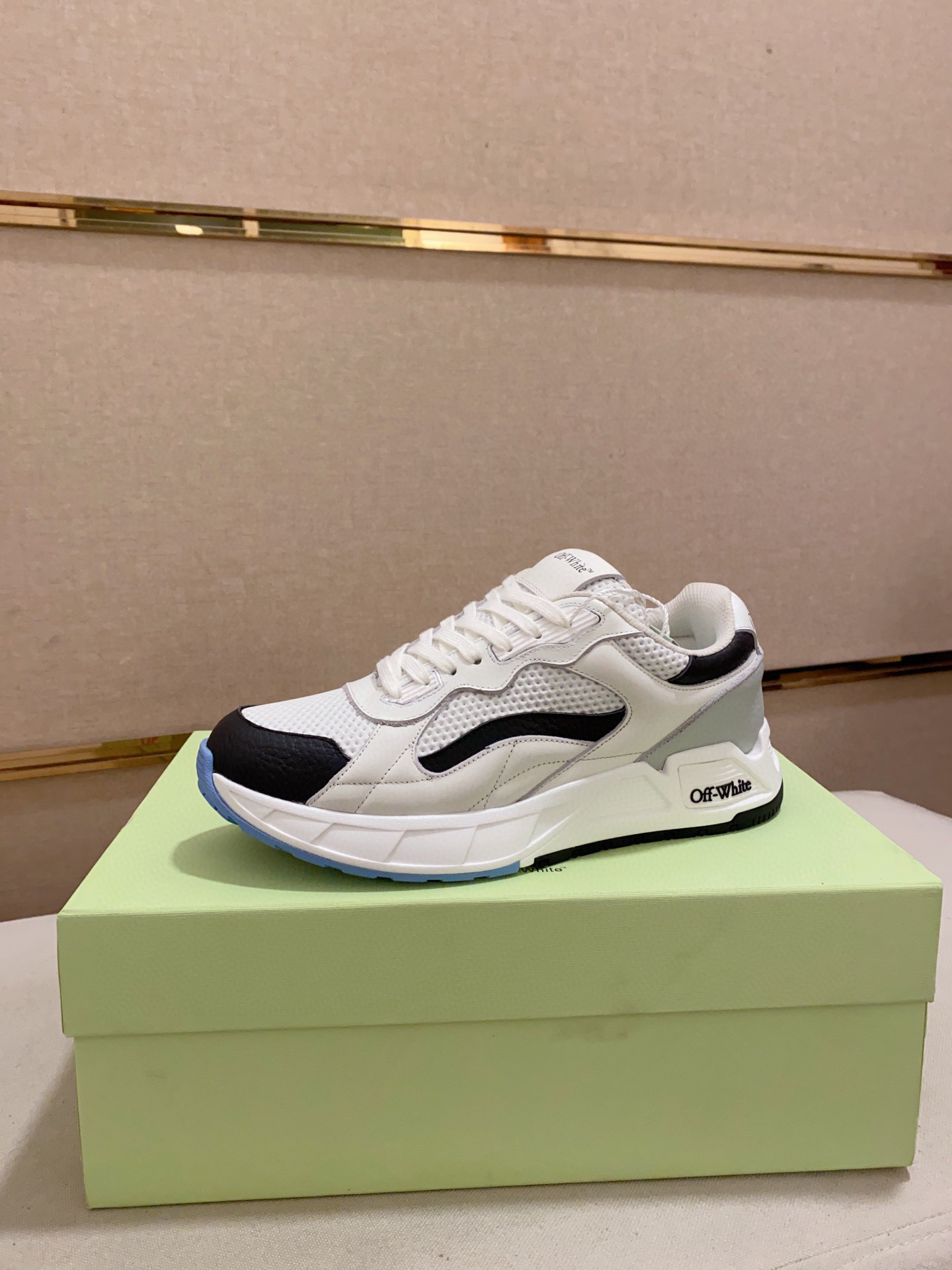 Off-white Men's sneakers