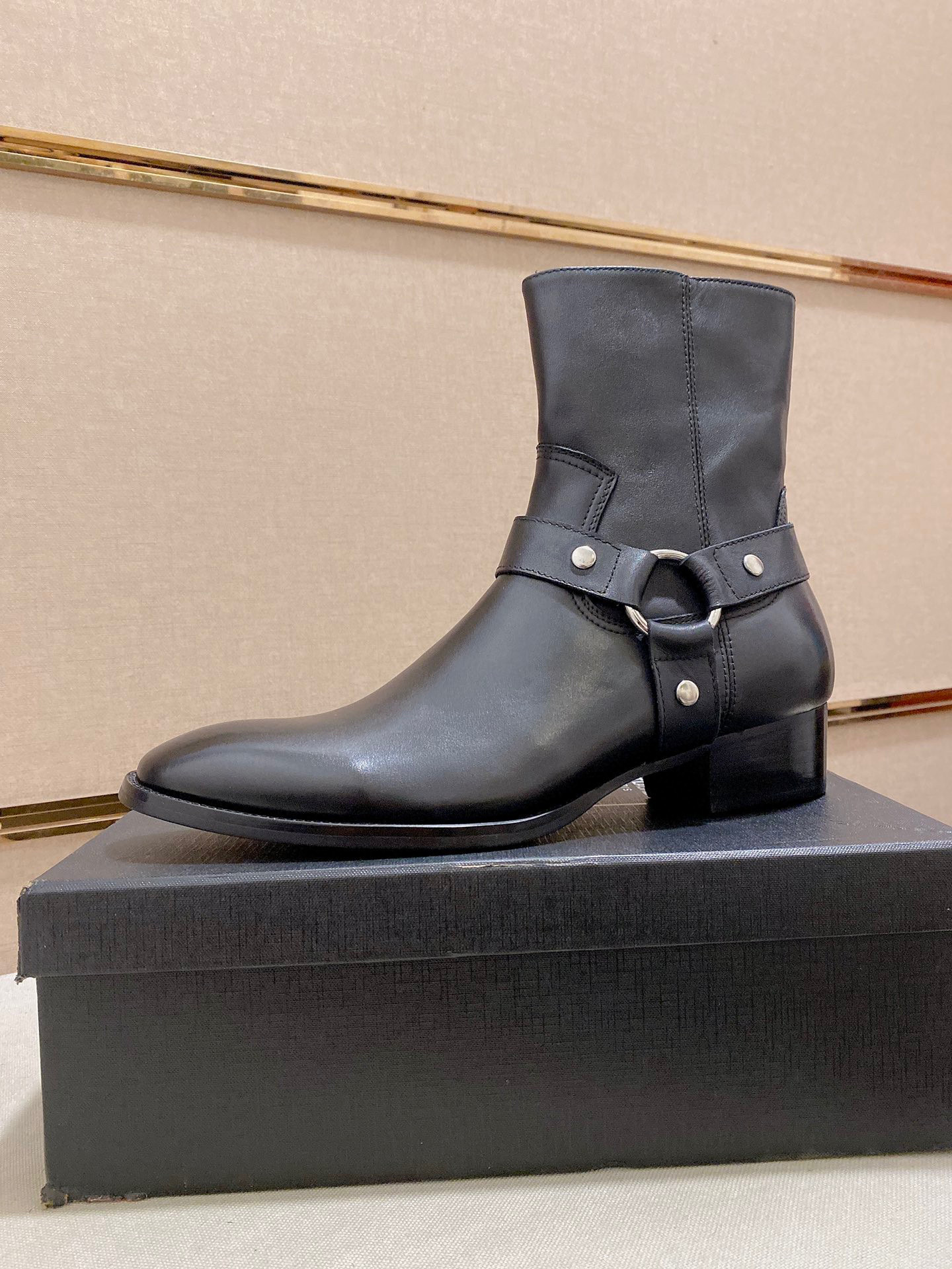 SAINT LAURENT leather boots