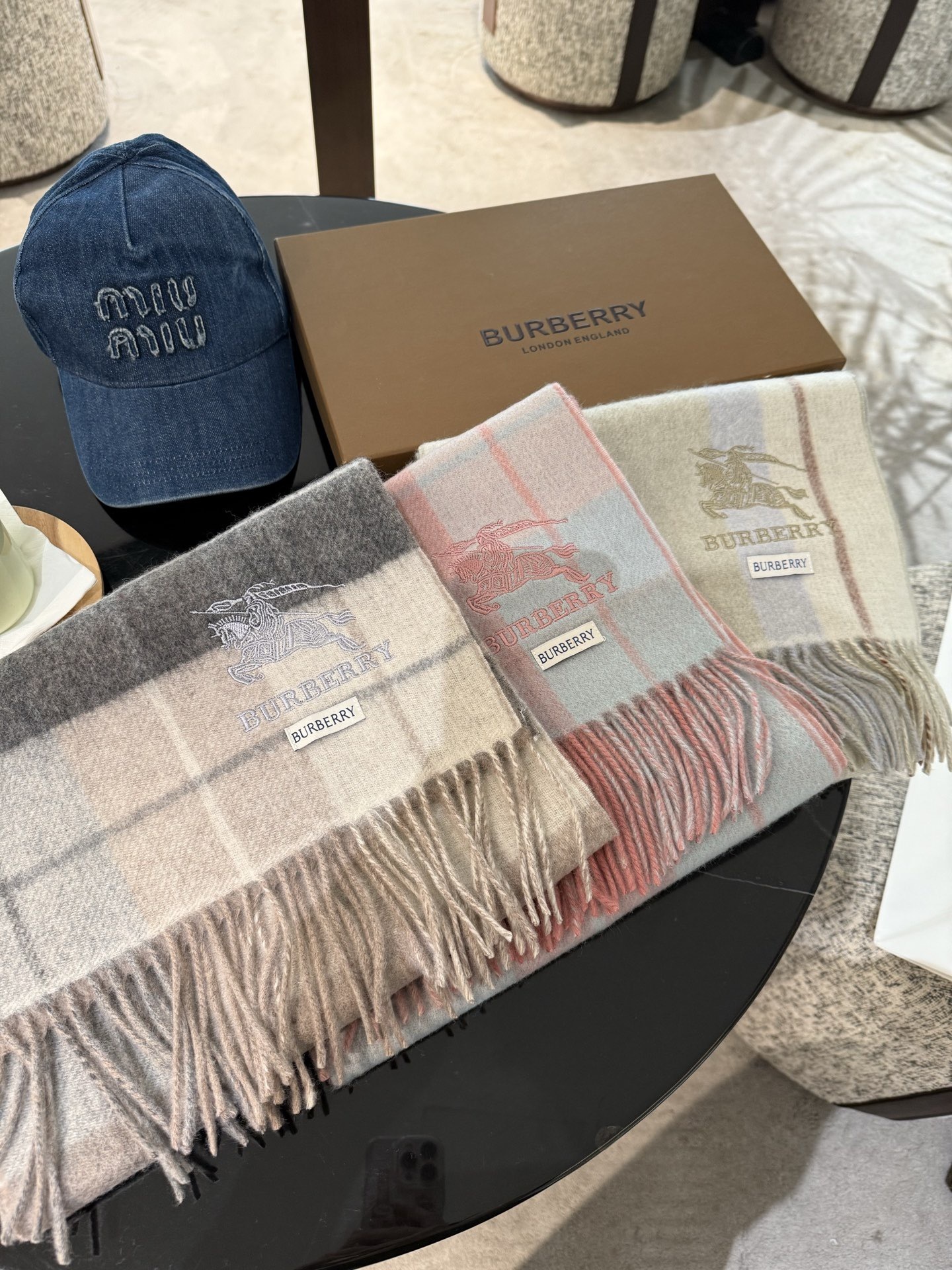 Burberry unisex cashmere scarf 30*180
