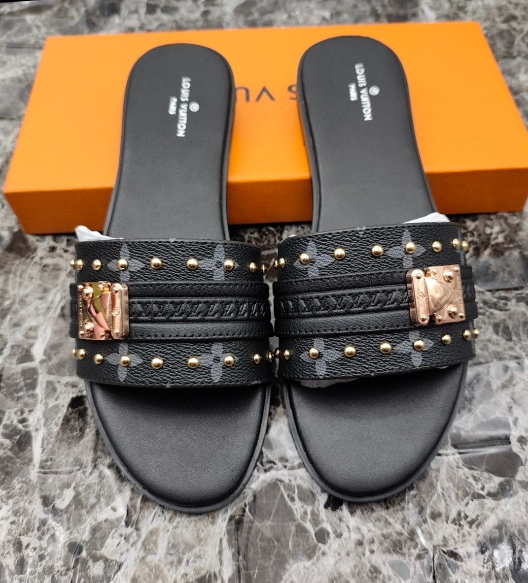 Louis Vuitton new special material lock slippers 35-42