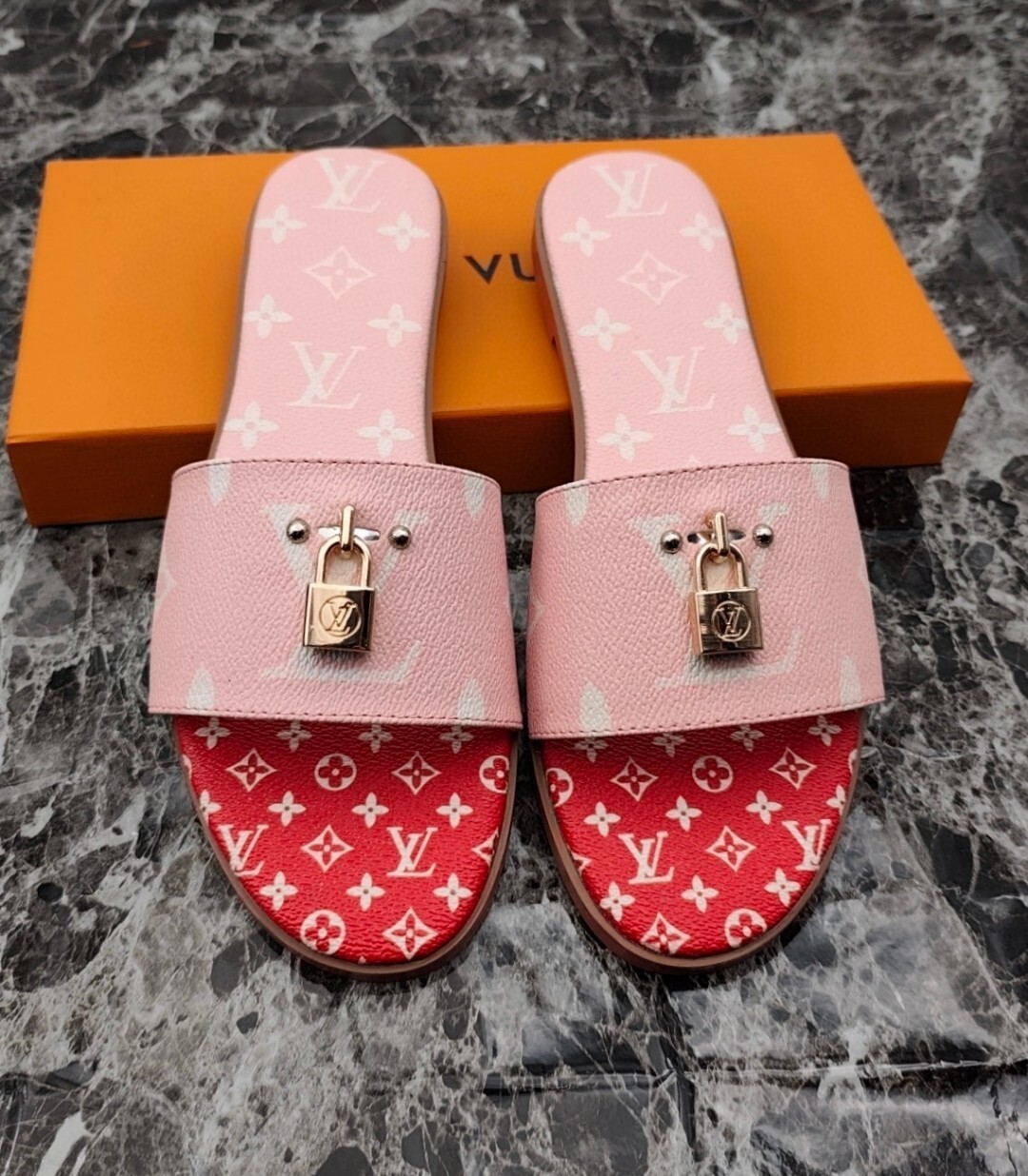 Louis Vuitton new special material lock slippers 35-42