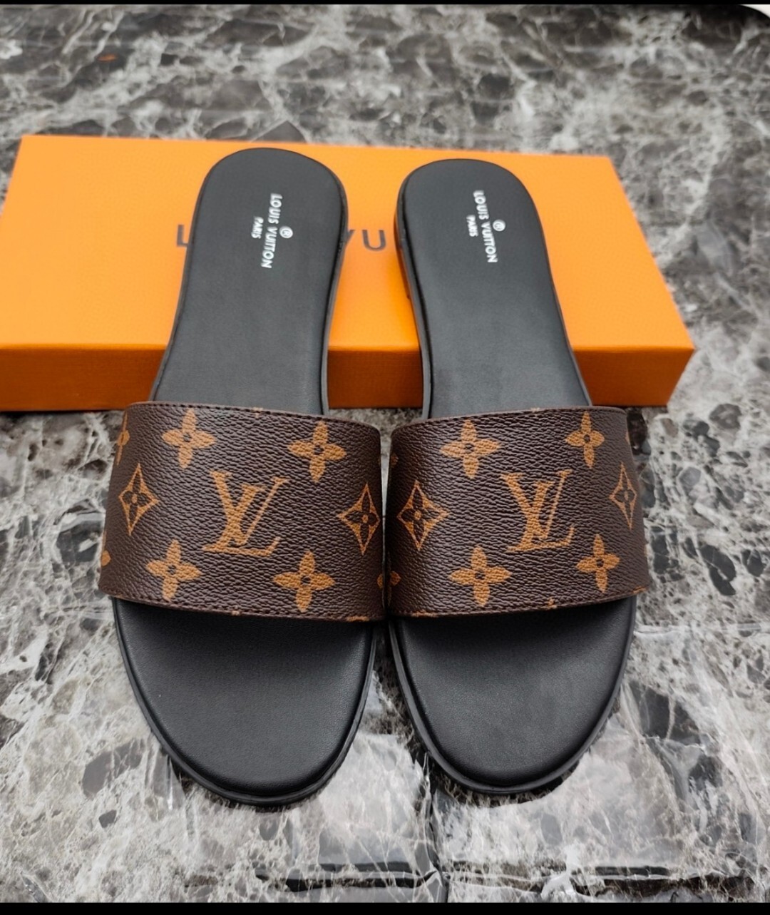 Louis Vuitton new special material lock slippers 35-42