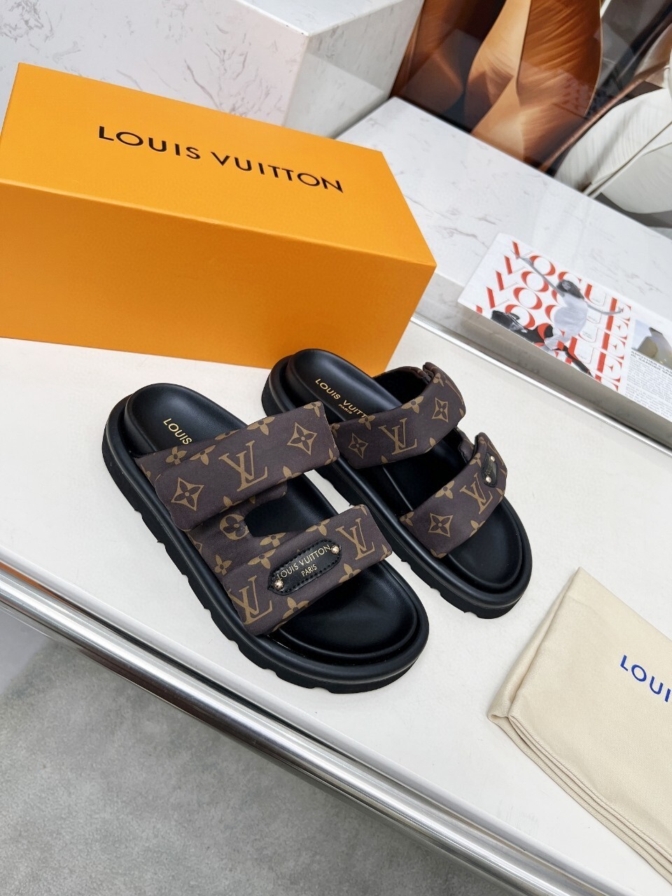 Louis Vuitton new imported embossed silk fabric sheepskin lining 35-42