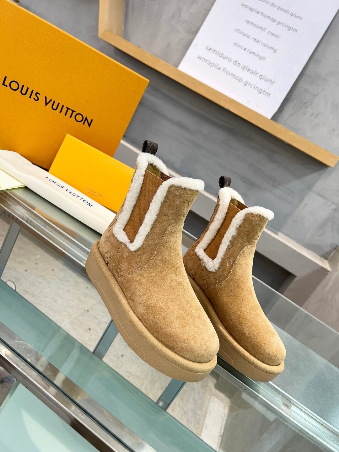 Louis Vuitton new imported high mercerized cowhide leather surface embossed sheepskin lining 35-41