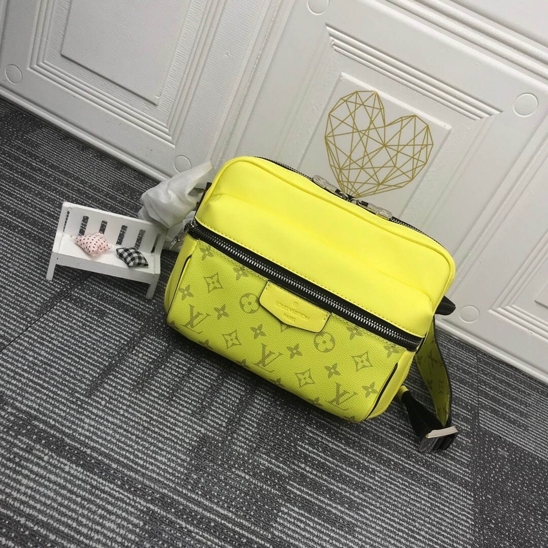 Louis Vuitton new handbag 30233 size 29.5*20*10cm