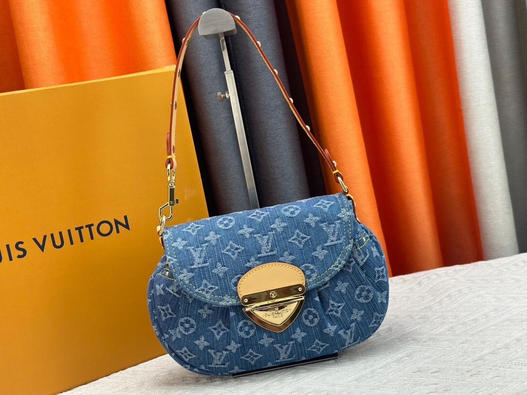 Louis Vuitton new handbag 46829 size 27*18*3cm